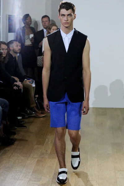 Look 19